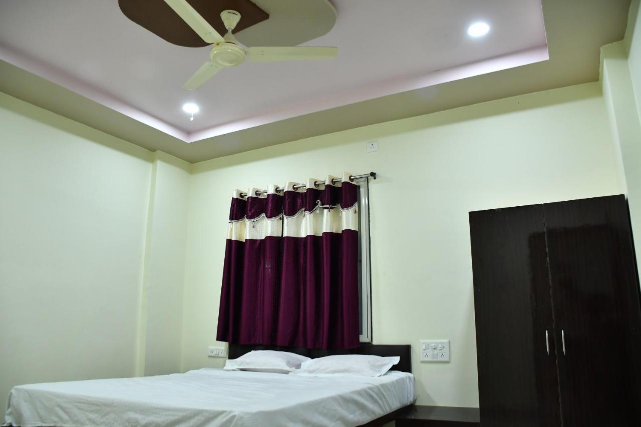 Hotel Kalika Residency Akalkot Exterior foto